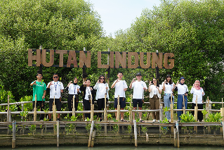 cashUP Holds Mangrove Planting Program as Part of ESG Strategy